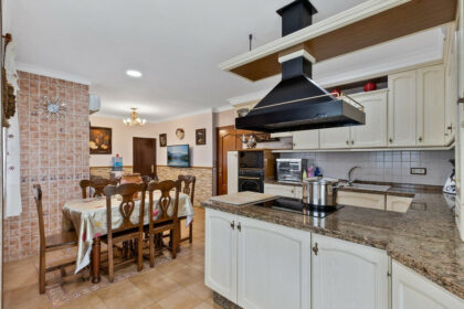 b90c7616003a5c493a9e5d538aa7666c - 12