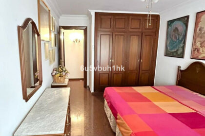 b993bf7a7b09468e8cf0ee40bd64a460 - 17