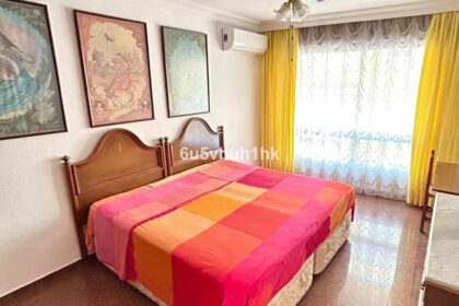 b993bf7a7b09468e8cf0ee40bd64a460 - 3