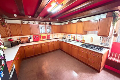 b993bf7a7b09468e8cf0ee40bd64a460 - 38