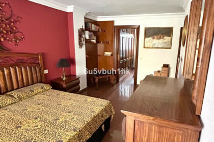 b993bf7a7b09468e8cf0ee40bd64a460 - 7