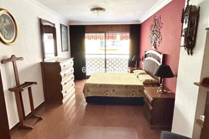 b993bf7a7b09468e8cf0ee40bd64a460 - 8