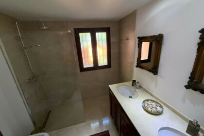 ba1afb38c81c7312ff9288c9d7272d67 - 18