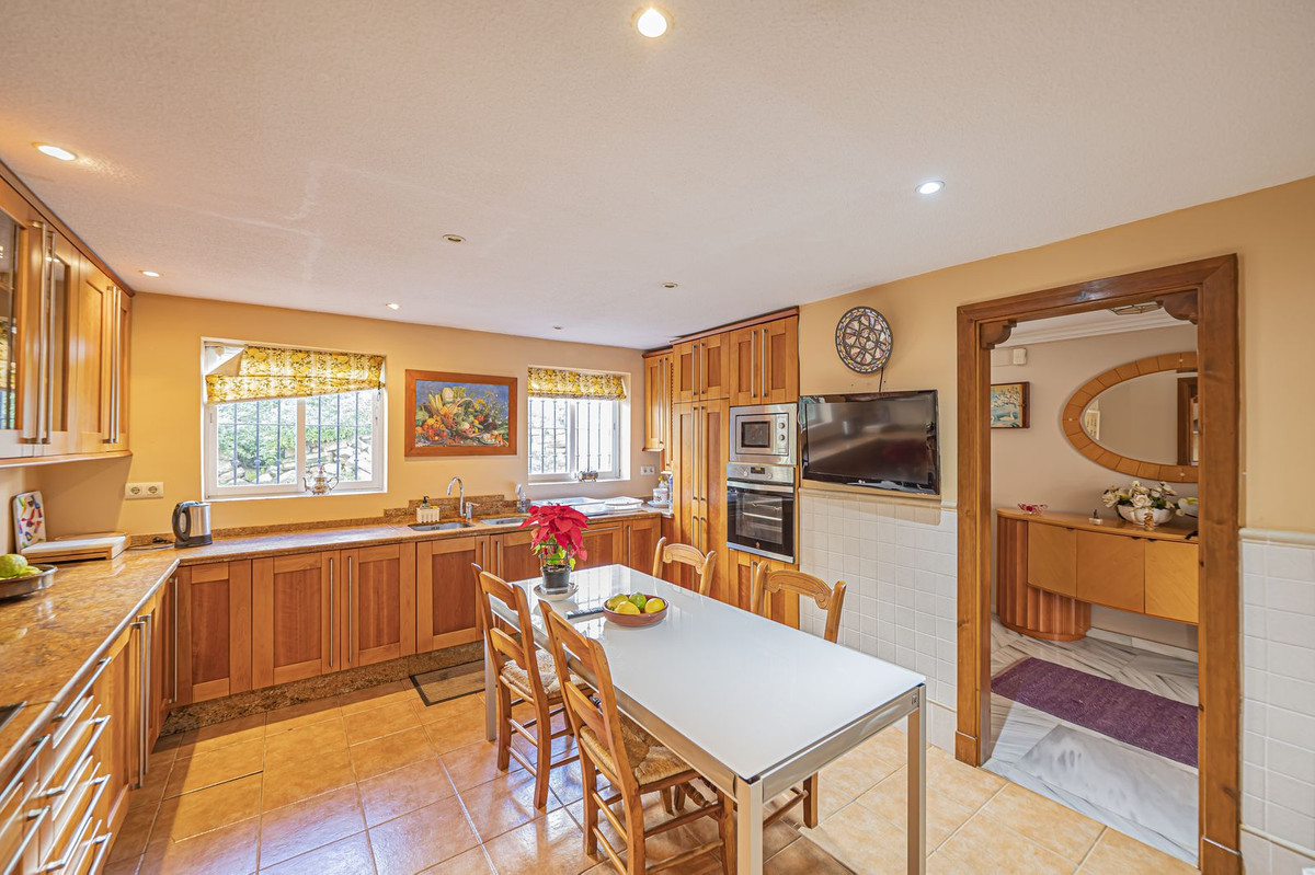 bb230c36b658e0b361cb45255ee7c508 - 19