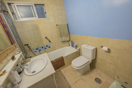 bb230c36b658e0b361cb45255ee7c508 - 26