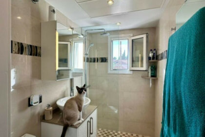 bce229de048f584a518e75783bda5956 - 16