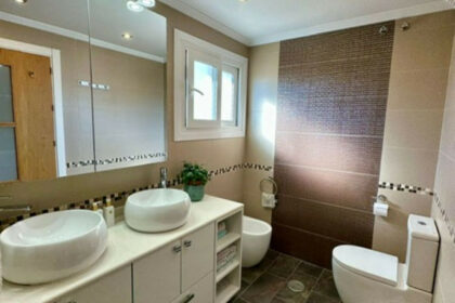 bce229de048f584a518e75783bda5956 - 19