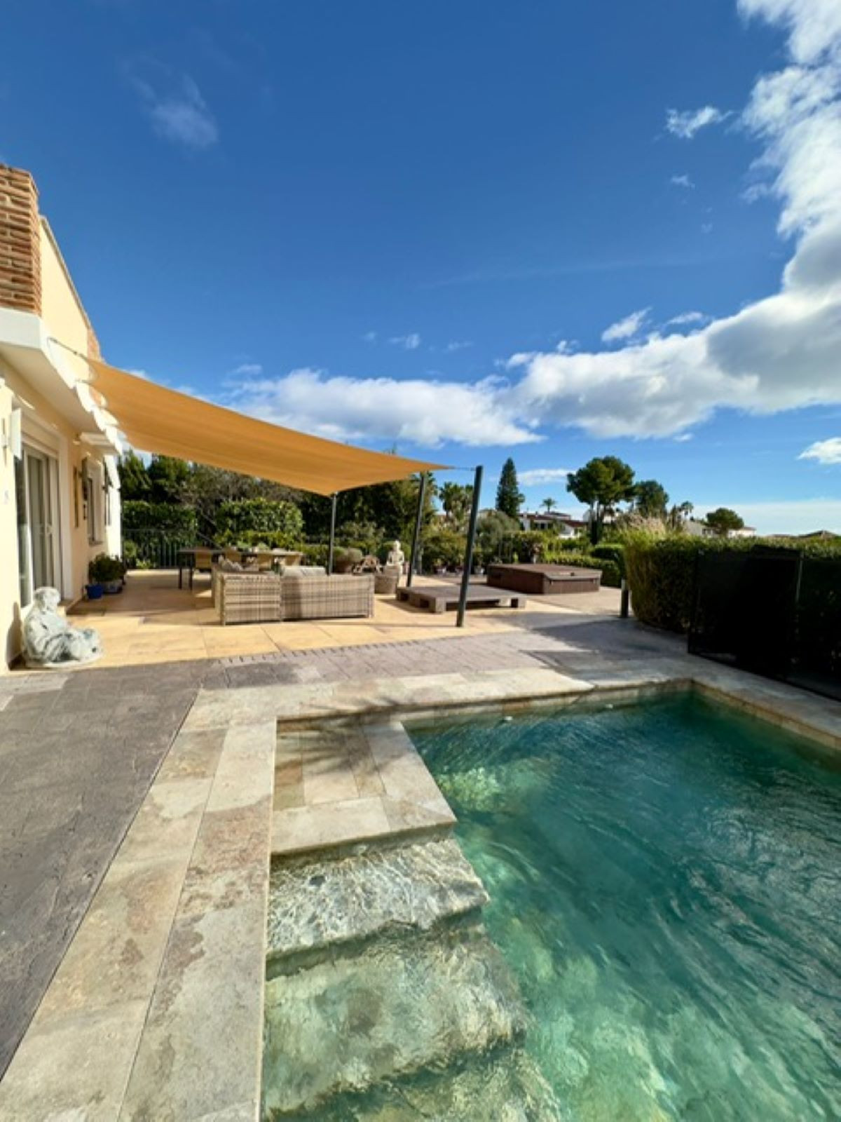 bce229de048f584a518e75783bda5956 - 3