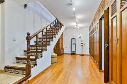 bcfd21026a95a25f585c87d201b7f080 - 15