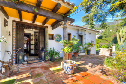 bcfd21026a95a25f585c87d201b7f080 - 17