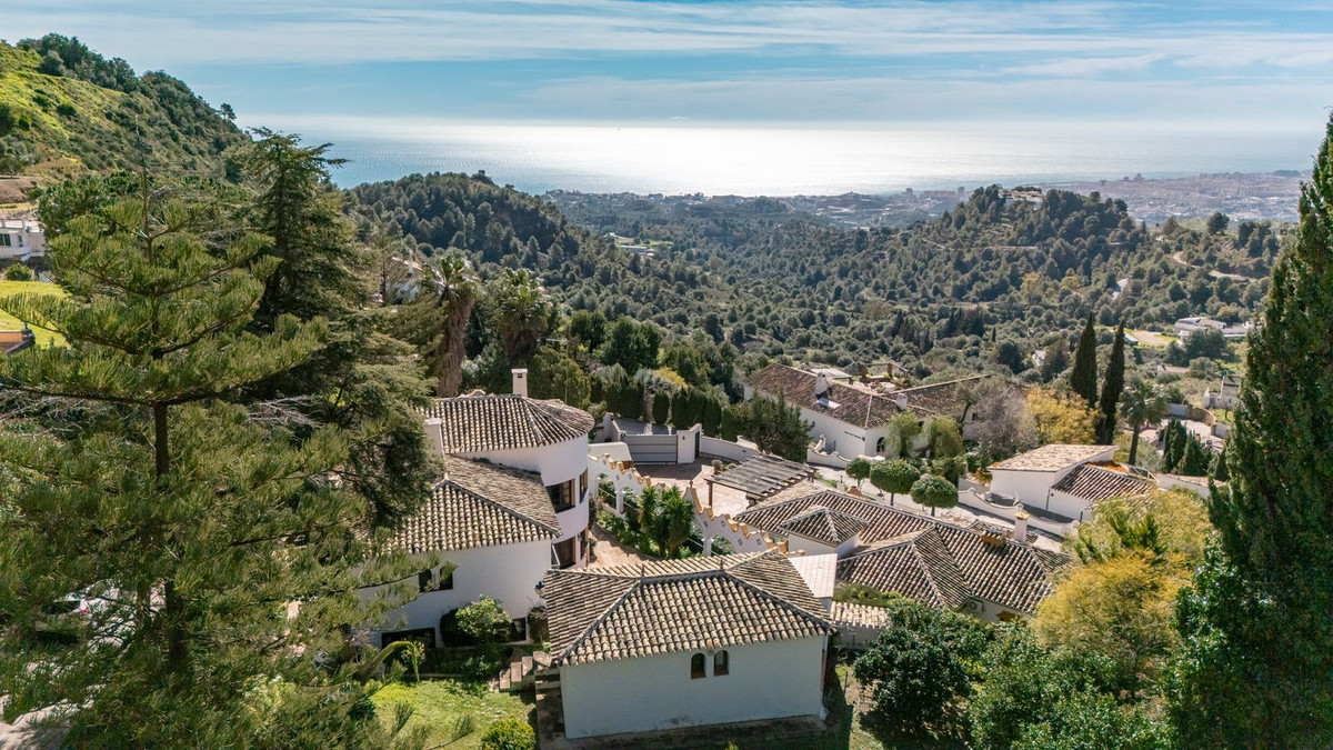 bcfd21026a95a25f585c87d201b7f080 - 27