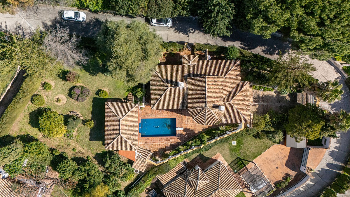 bcfd21026a95a25f585c87d201b7f080 - 40