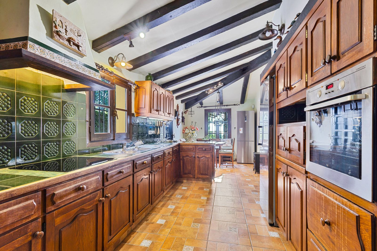 bcfd21026a95a25f585c87d201b7f080 - 9