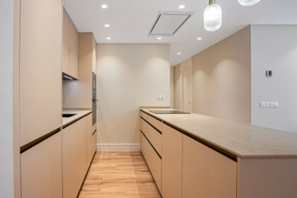 bdda2095010fe29e2d285097fac72696 - 12