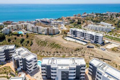 be384e30bd7c892f80c489168a009b99 - 24