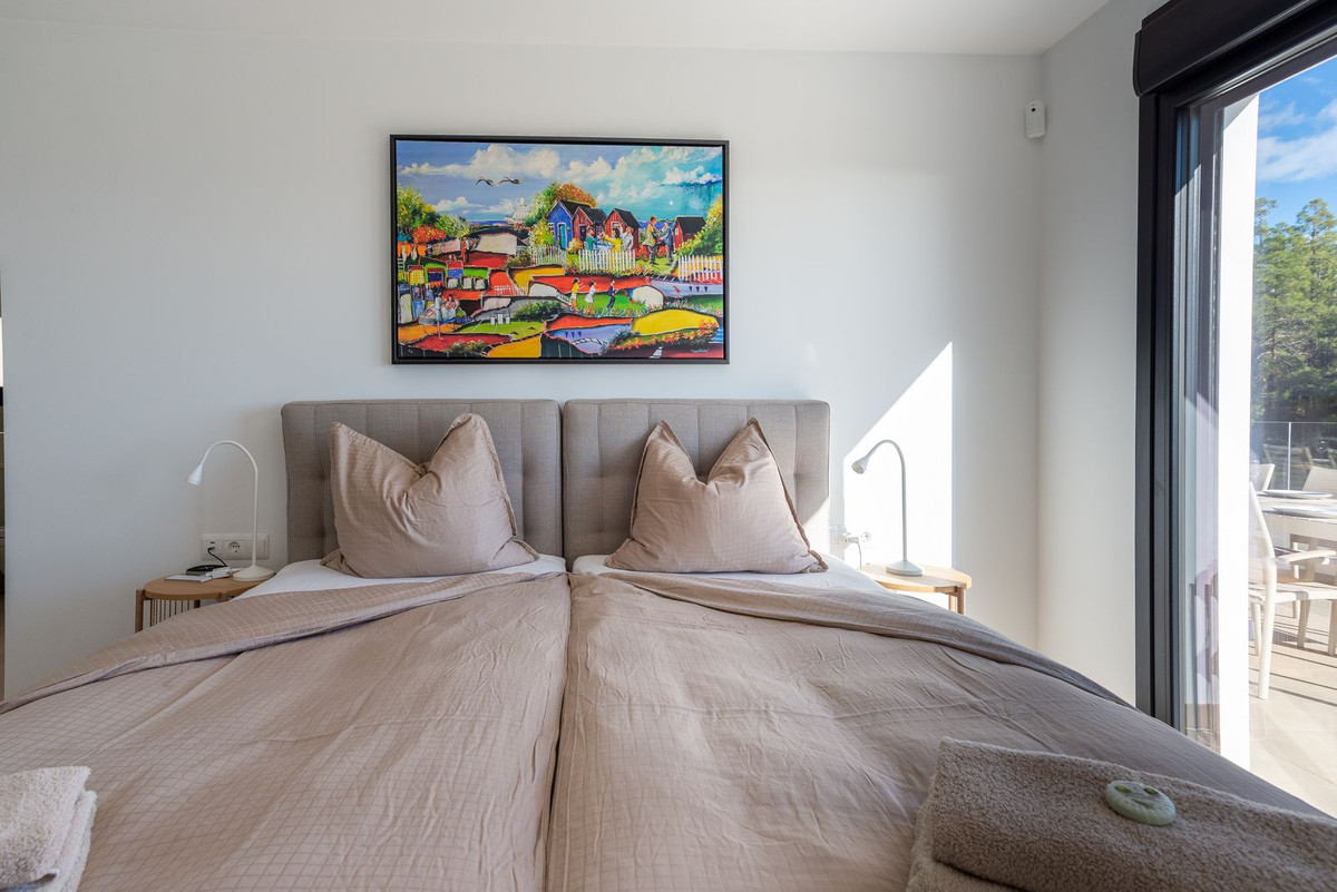 bf5e87f7c91acd1c24451586d23a560e - 12