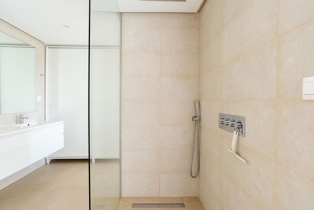 bf5e87f7c91acd1c24451586d23a560e - 18