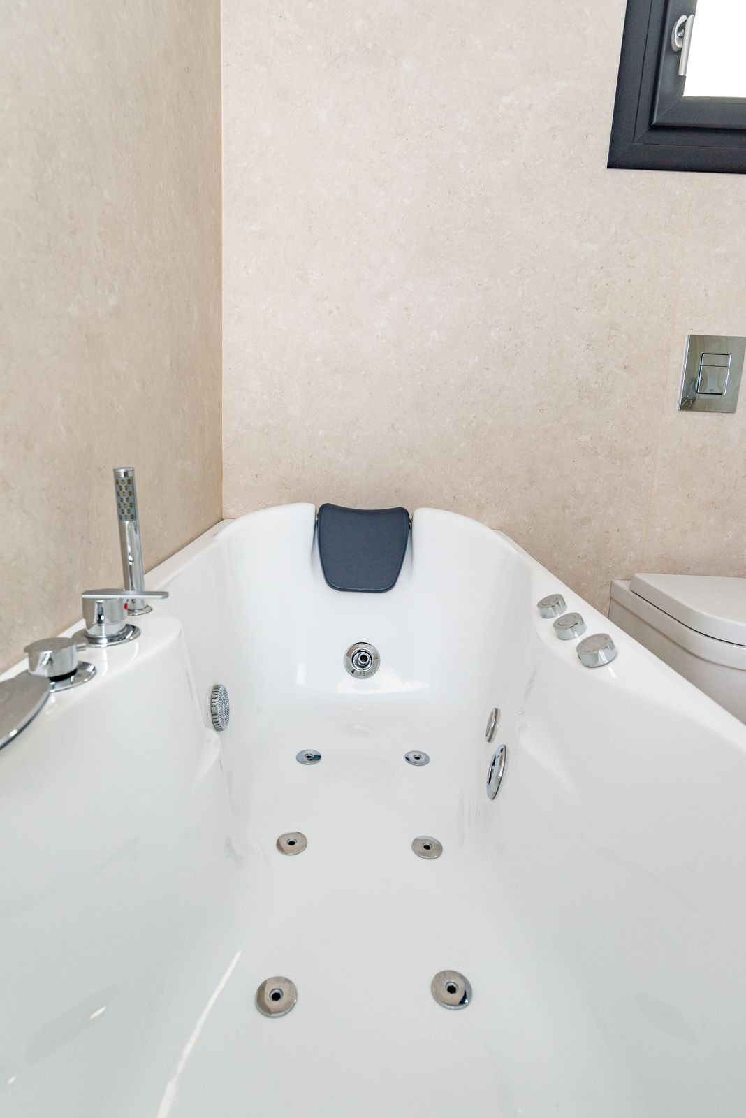 bf5e87f7c91acd1c24451586d23a560e - 24