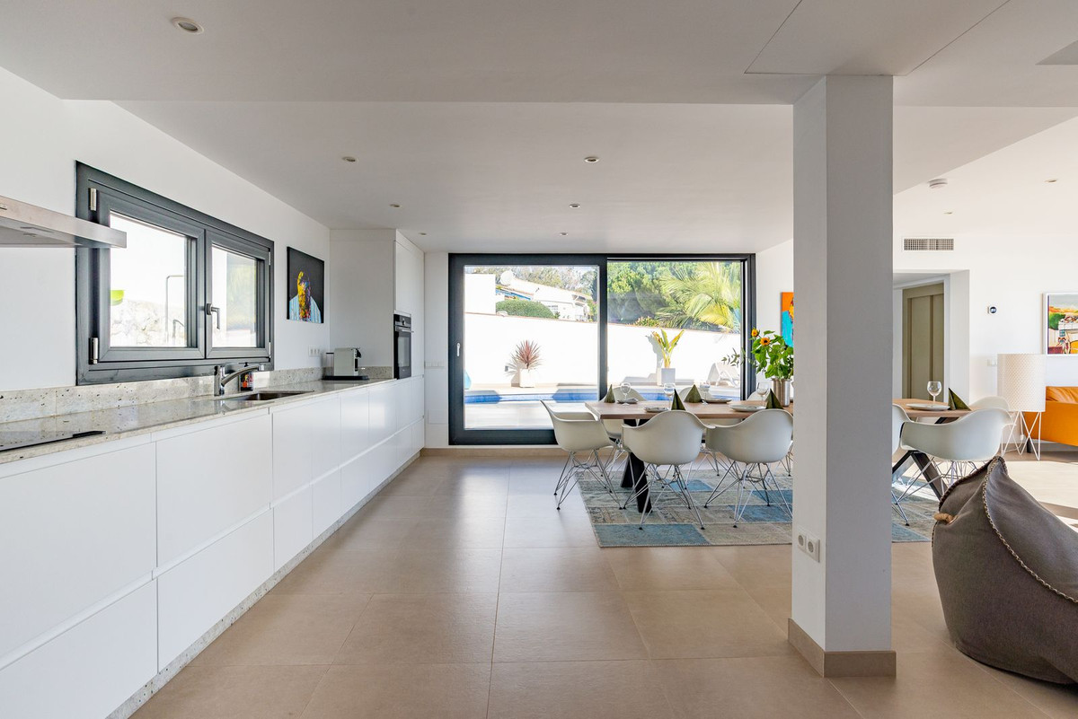 bf5e87f7c91acd1c24451586d23a560e - 28