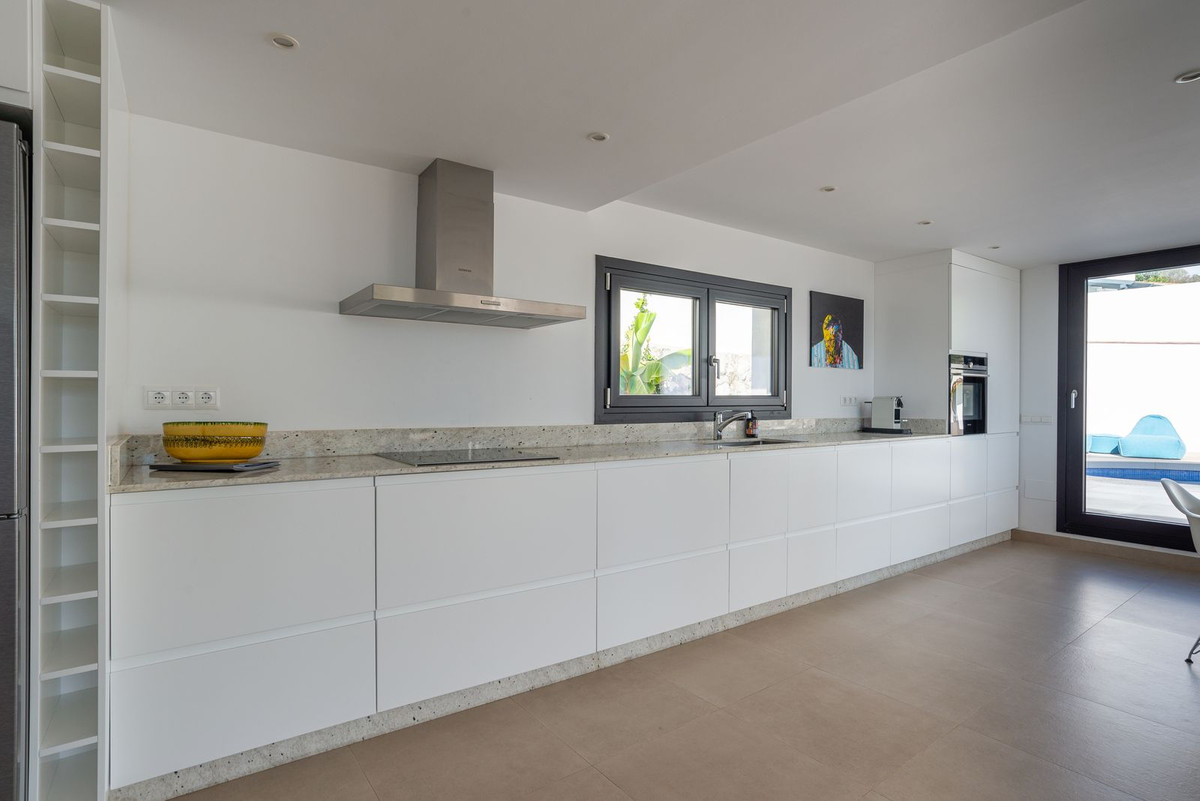 bf5e87f7c91acd1c24451586d23a560e - 44