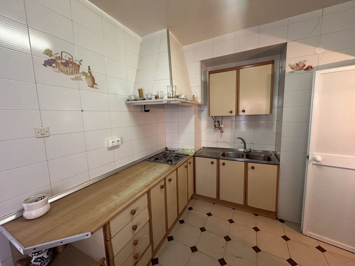 c19570492efa6f346d77991c4a4cf62e - 12