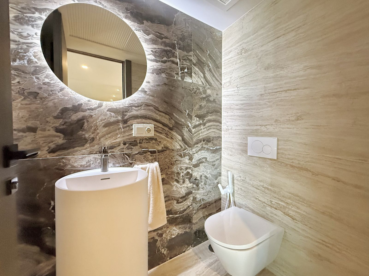 c1a43d56ba22890b475ef366521ef800 - 13