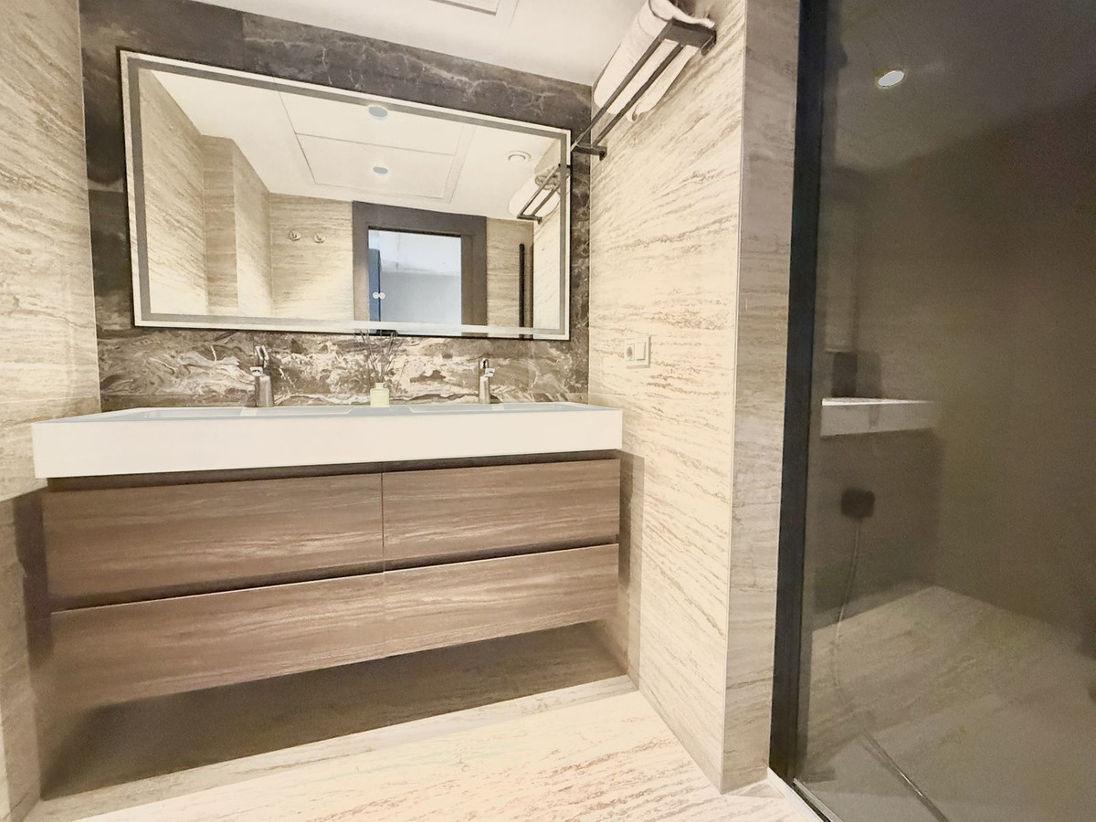 c1a43d56ba22890b475ef366521ef800 - 16