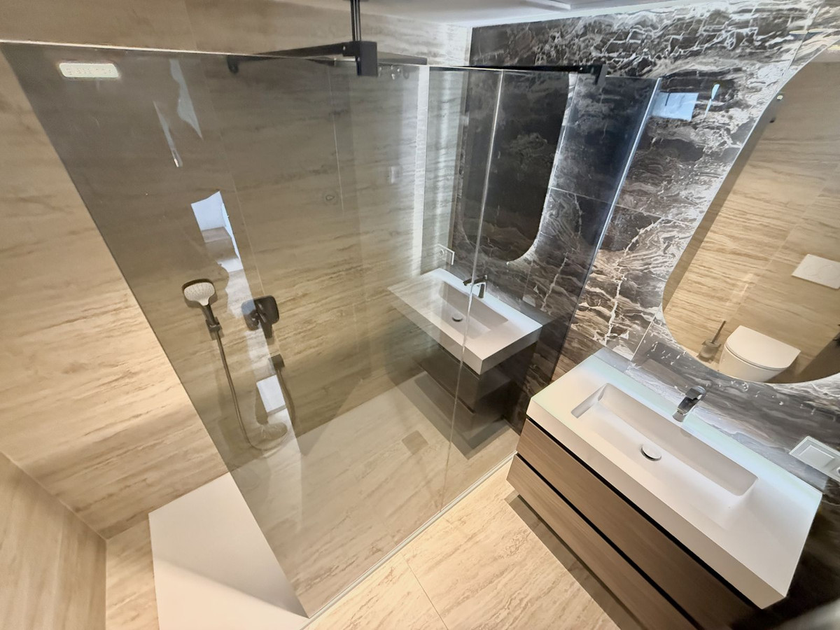 c1a43d56ba22890b475ef366521ef800 - 19