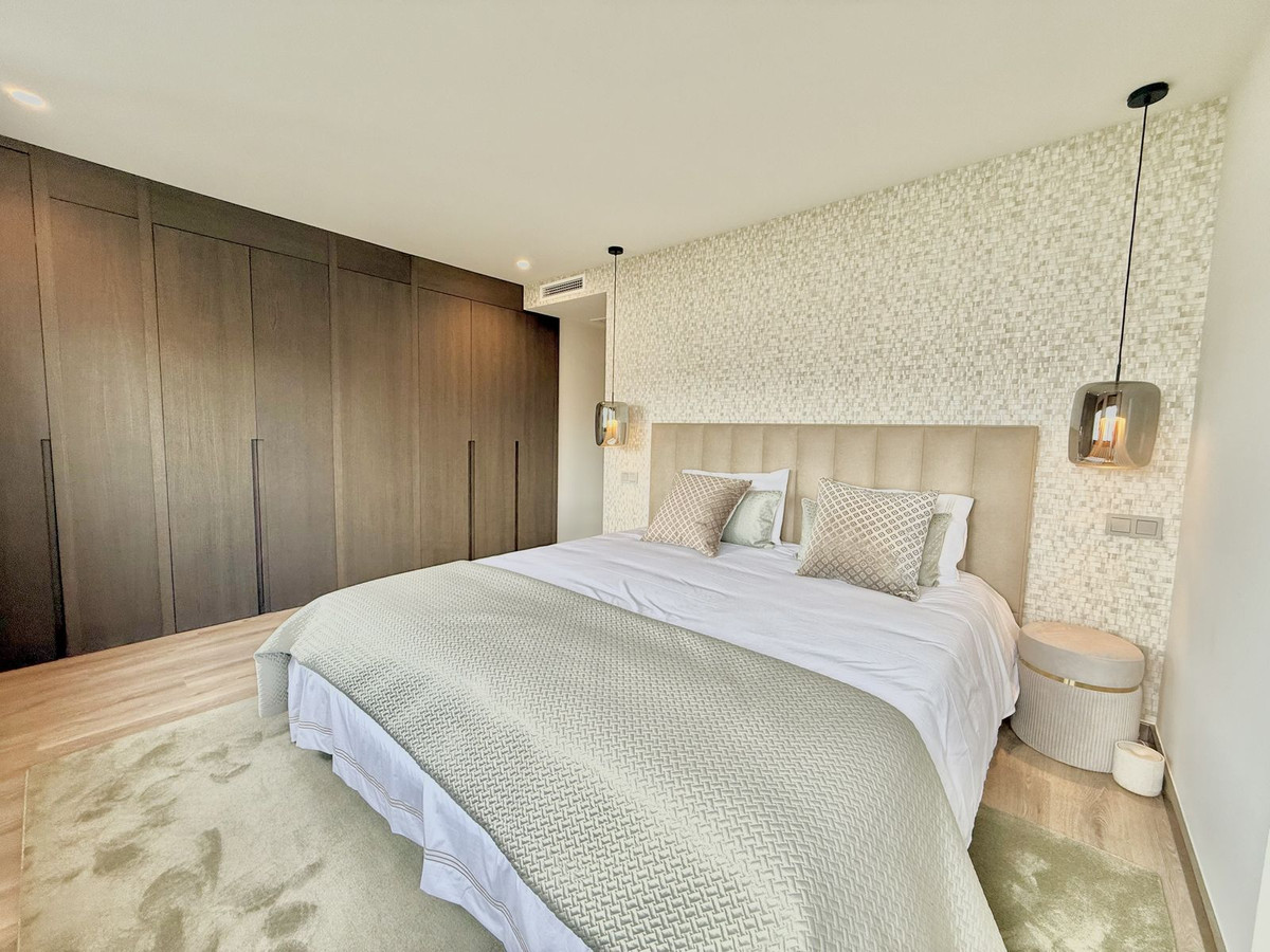 c1a43d56ba22890b475ef366521ef800 - 23