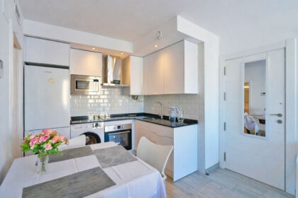 c25cb5c4000c9edc74f4b1583b5f9831 - 1