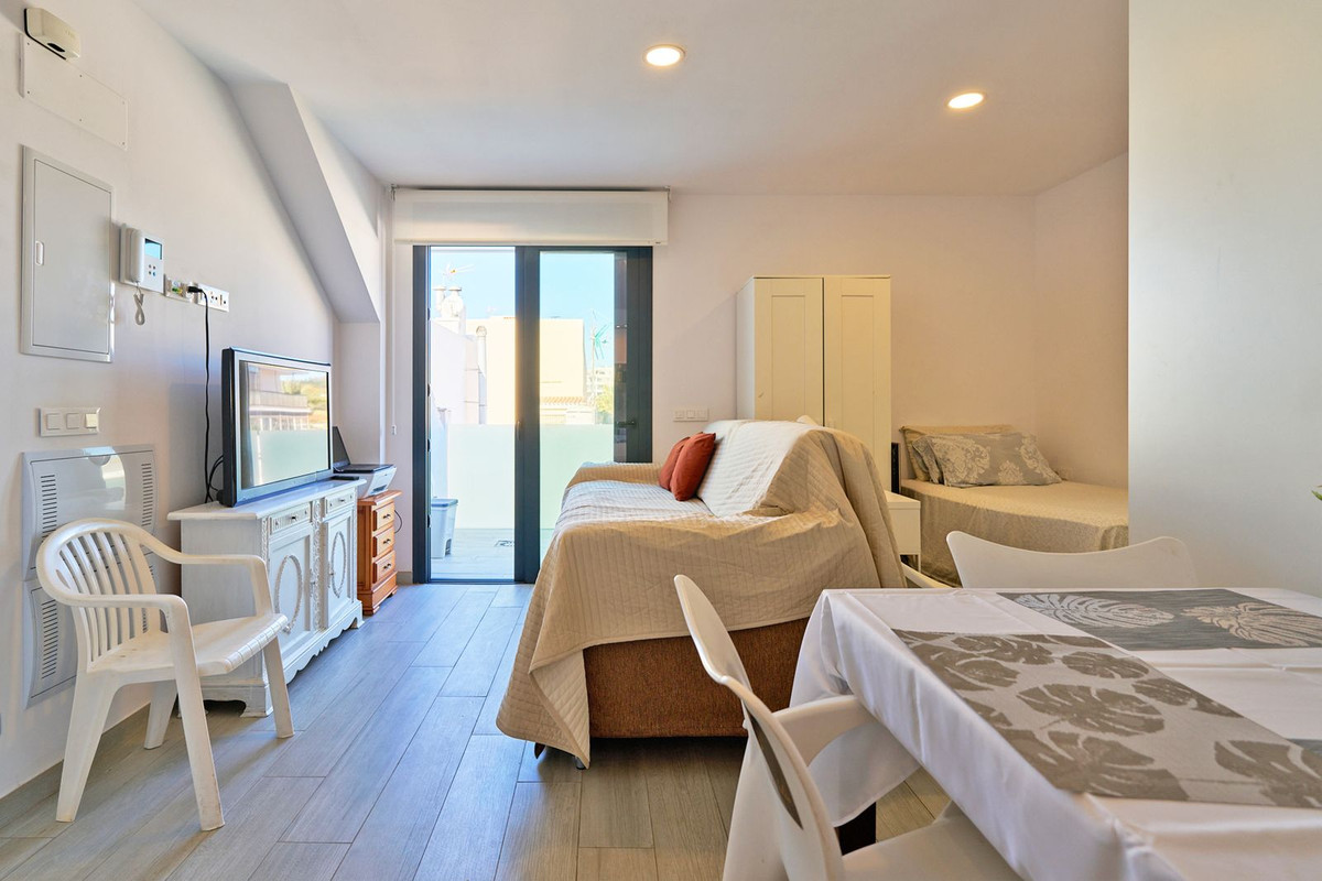 c25cb5c4000c9edc74f4b1583b5f9831 - 14