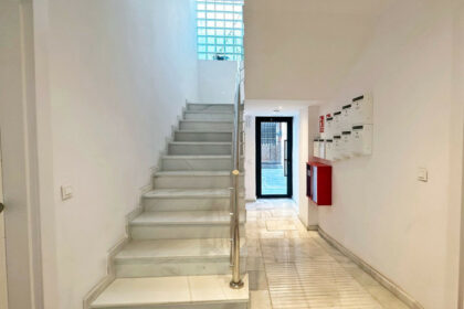 c25cb5c4000c9edc74f4b1583b5f9831 - 17