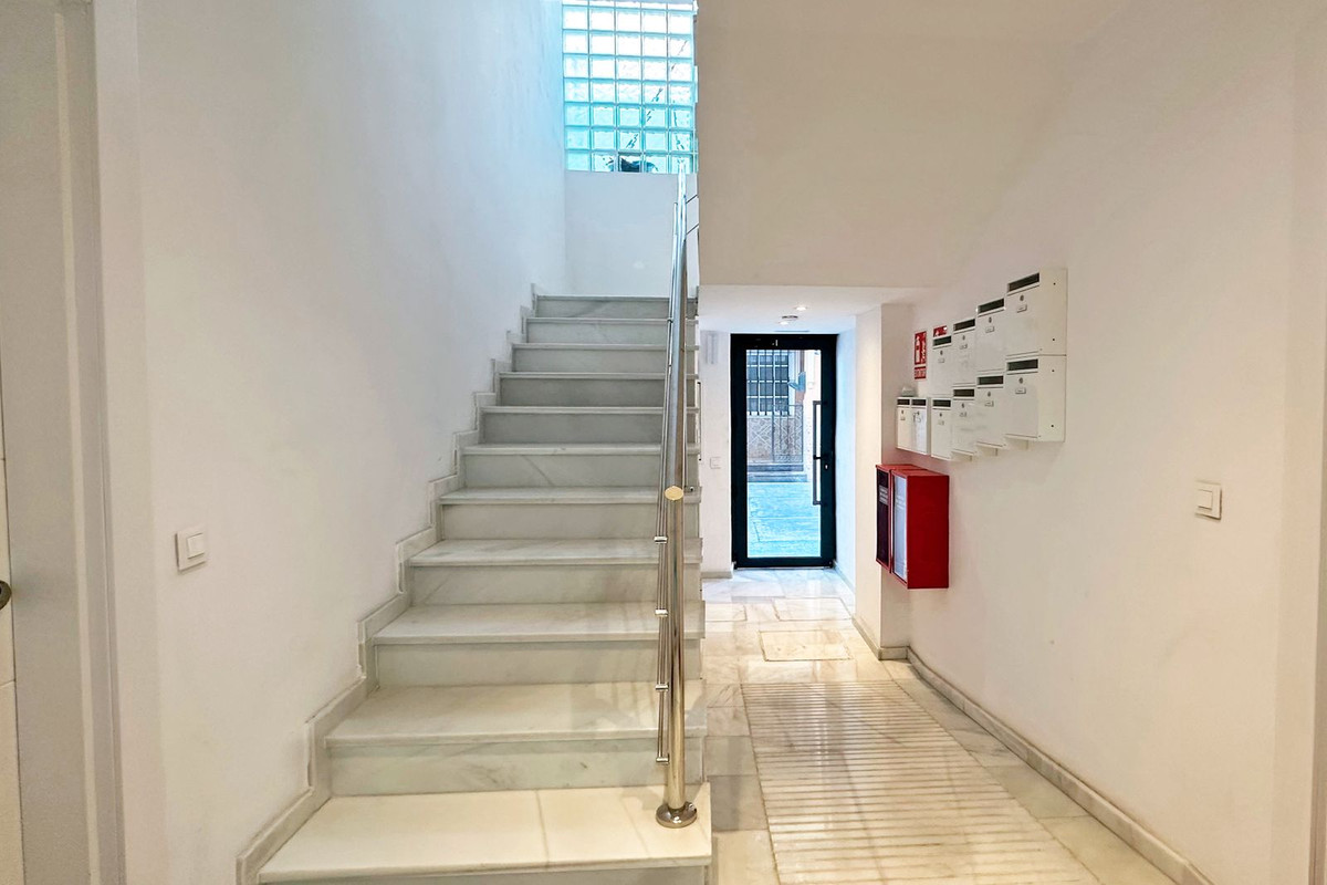 c25cb5c4000c9edc74f4b1583b5f9831 - 17