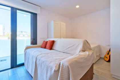 c25cb5c4000c9edc74f4b1583b5f9831 - 9