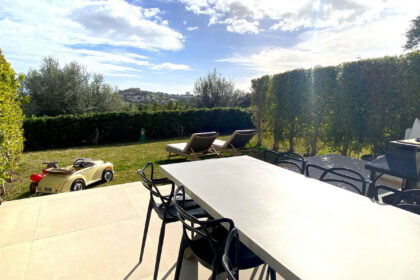 c330bd1f667b481c059c91bb7b12ffa6 - 13