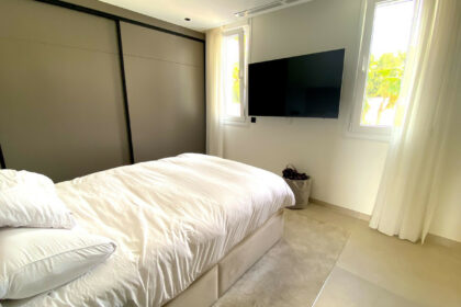 c330bd1f667b481c059c91bb7b12ffa6 - 37