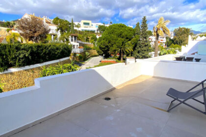 c330bd1f667b481c059c91bb7b12ffa6 - 51