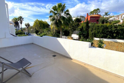 c330bd1f667b481c059c91bb7b12ffa6 - 52