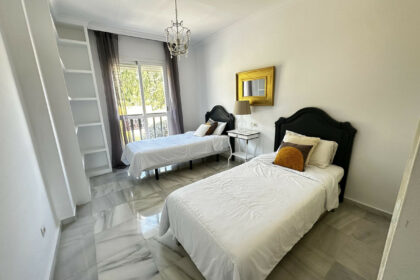 c3370e289cf301ff51156dd314fe9636 - 12