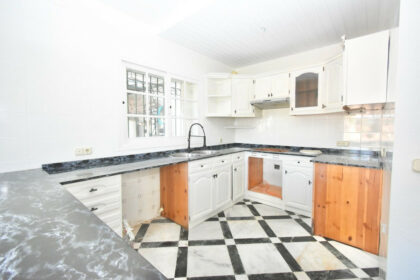 c3e10fc7bc9cf5cf1f8022d8e4e65b0b - 25