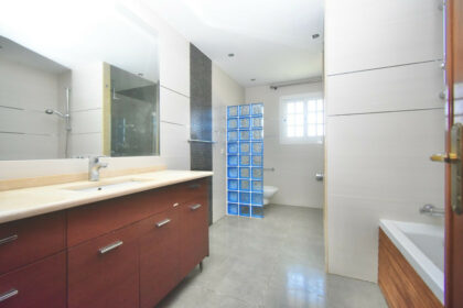 c3e10fc7bc9cf5cf1f8022d8e4e65b0b - 28