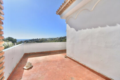 c3e10fc7bc9cf5cf1f8022d8e4e65b0b - 33