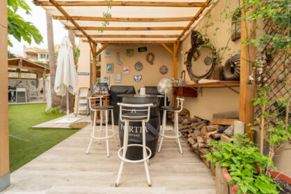 c51bd8e7f12550af754fe8f804443cd2 - 18