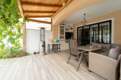 c51bd8e7f12550af754fe8f804443cd2 - 21