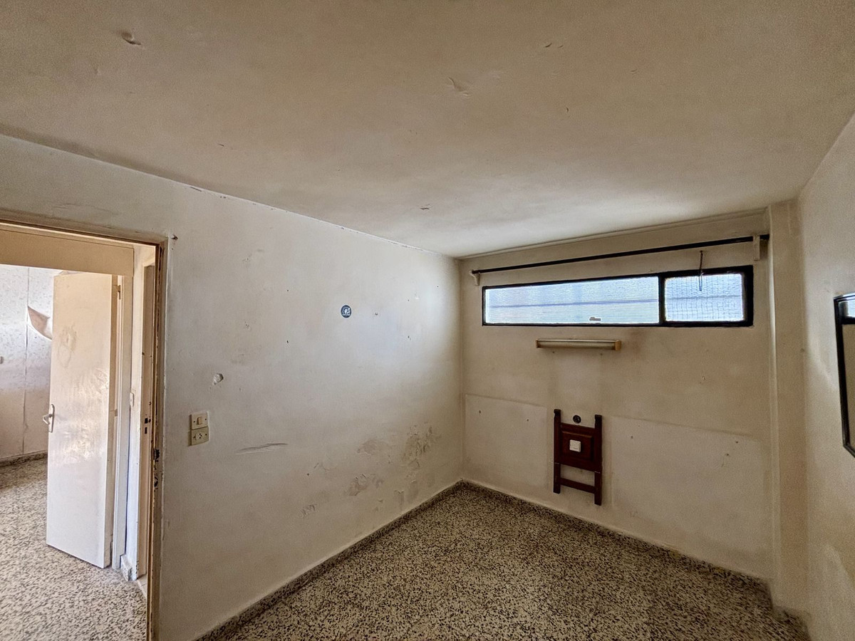 c545eae638676505a7620f1819bccea7 - 18