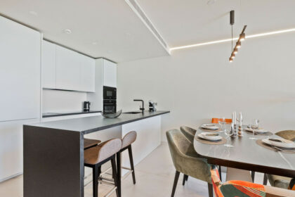 c57fd48a1ee908fefc9bdedf6ff9fdd8 - 11