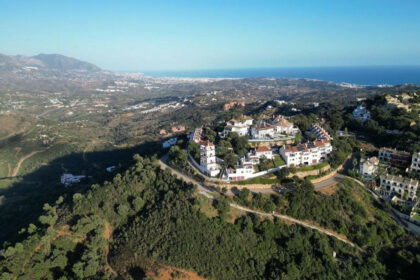 c6981b87a1772d8ac28f3e3d8cb17782 - 31