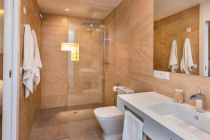 c6b175fa8eaa456cf03aee08aff17c0a - 11