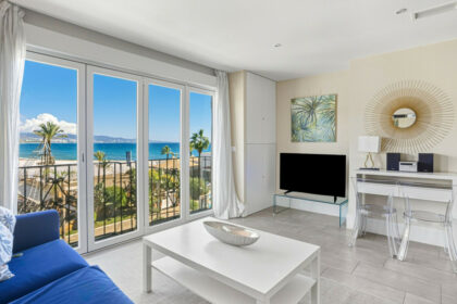 c6b175fa8eaa456cf03aee08aff17c0a - 18