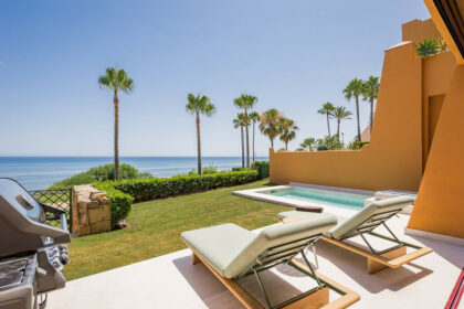 c6cc14bc4e069811200423fbe79f45e3 - 12